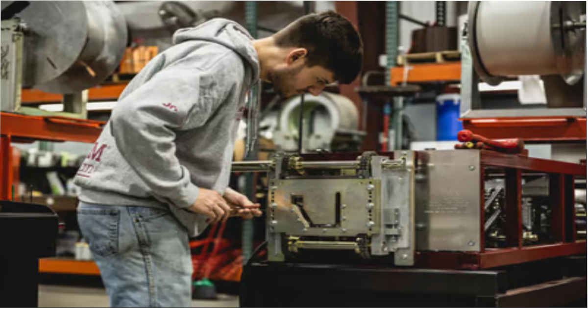 Working on a gutter machine